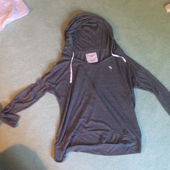Abercrombie & Fitch Tops - FINAL SALE Abercrombie hooded top!